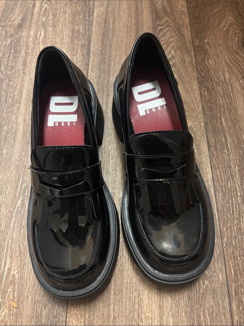Dirty Laundry glossy black